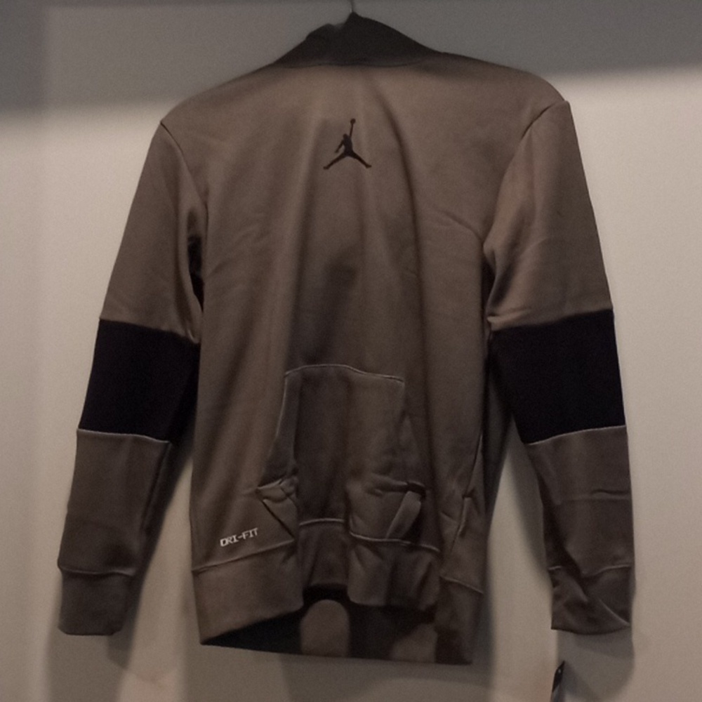 Nike Therma Hoodie for 12 to 13yr. Old Lg